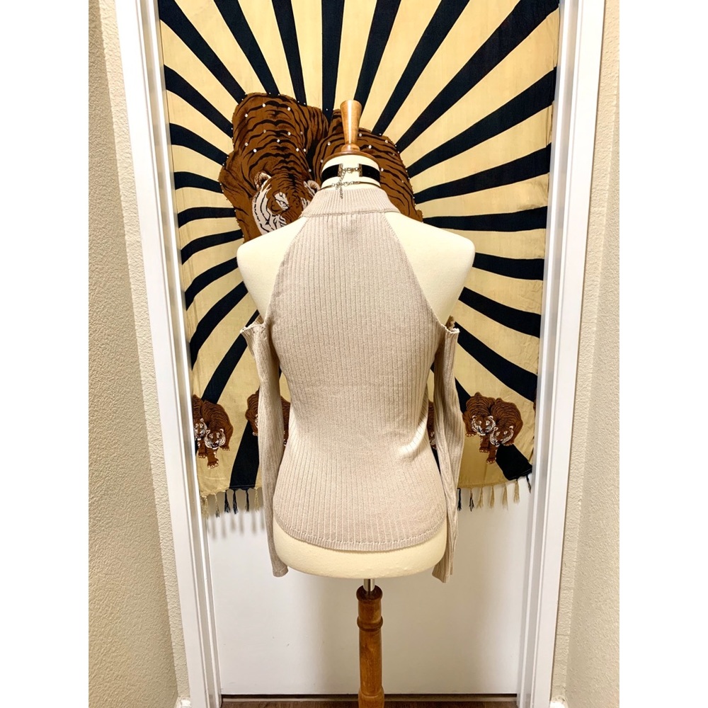 🌈 Amazing off shoulder street top - Picture 4 of 8